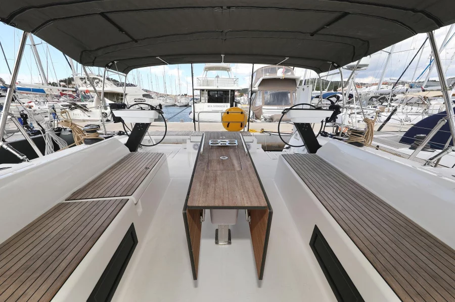Dufour 470 (Blue Moon)  - 27