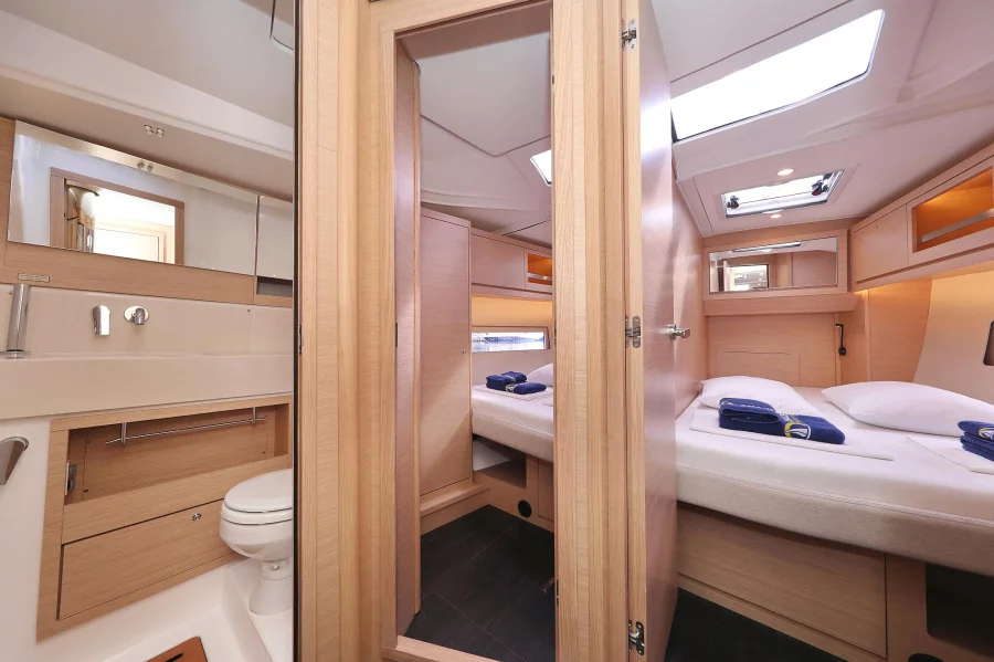 Dufour 470 (Blue Moon)  - 26