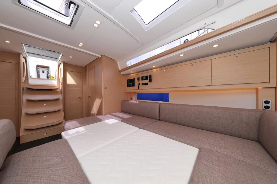 Dufour 470 (Blue Moon)  - 30