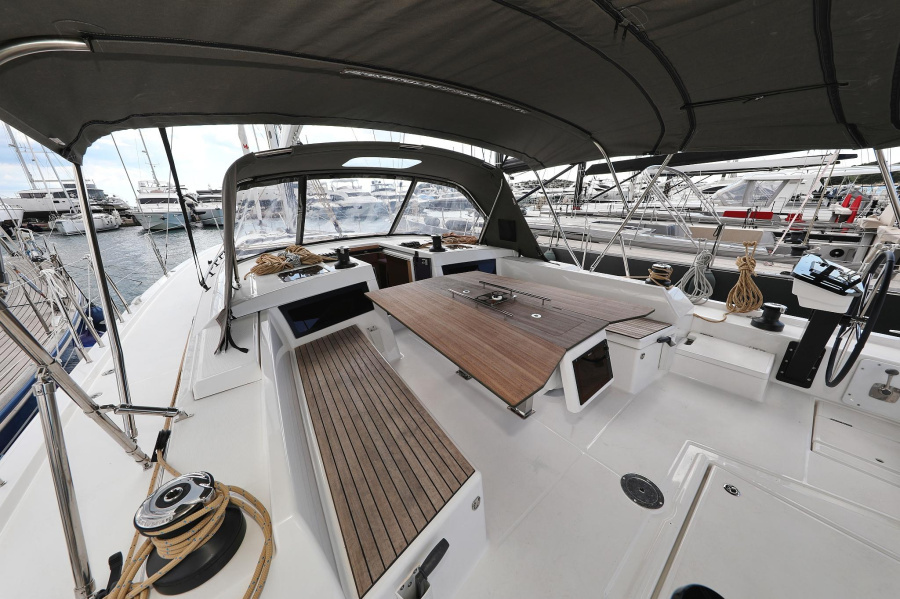 Photo #43 - Dufour 470 (Tango) in Primosten - 22909