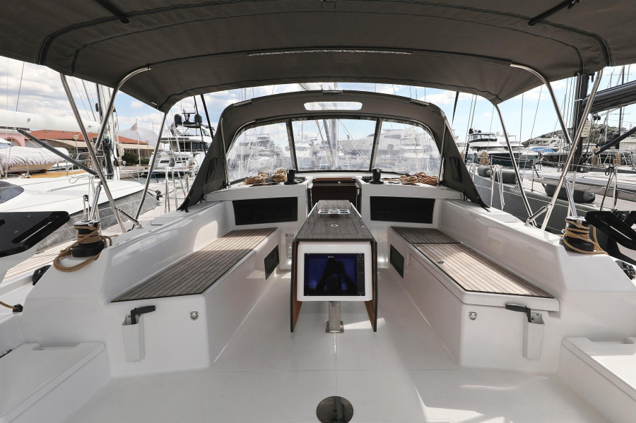 Photo #31 - Dufour 470 (Tango) in Primosten - 22909