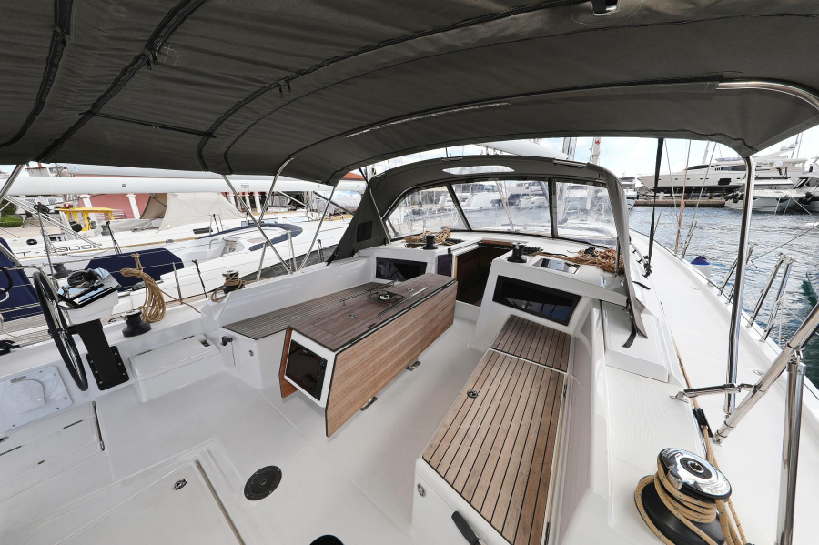 Photo #28 - Dufour 470 (Tango) in Primosten - 22909