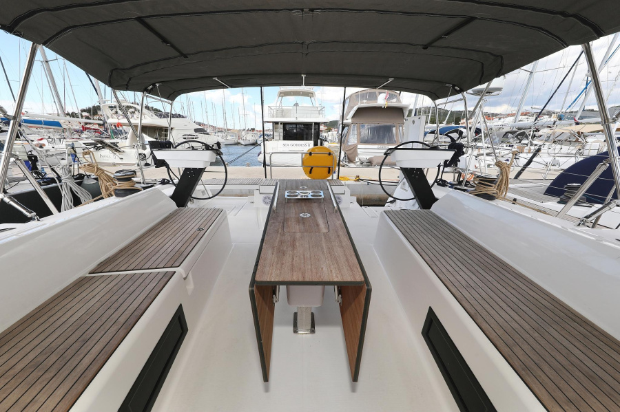 Photo #11 - Dufour 470 (Tango) in Primosten - 22909