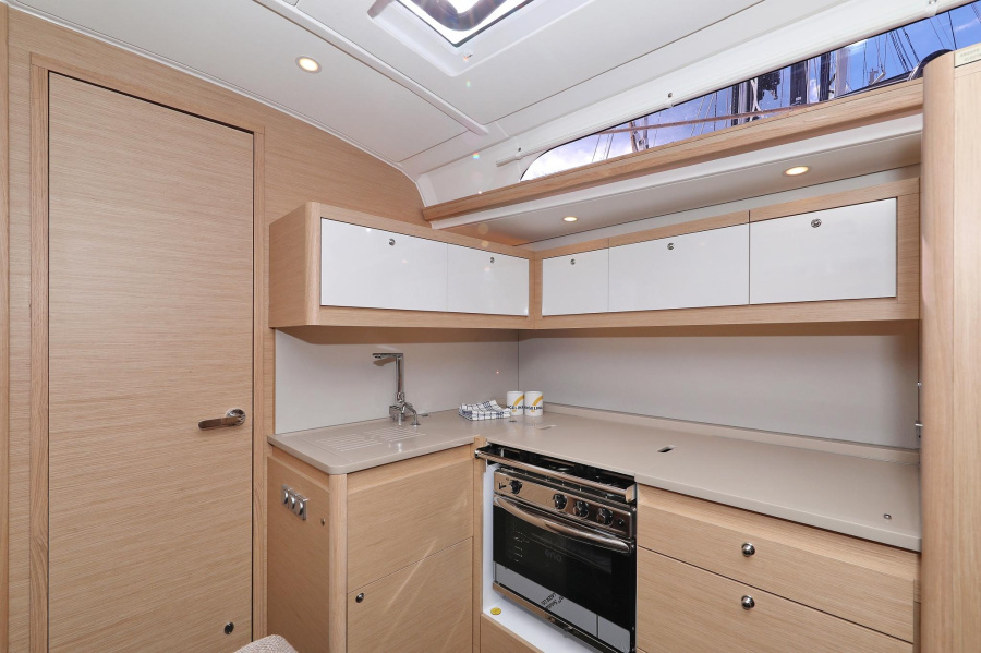 Photo #9 - Dufour 470 (Tango) in Primosten - 22909