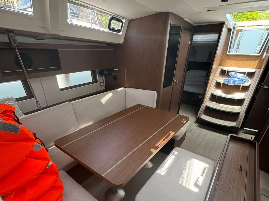 Oceanis 46.1 (Zeppelin) Interior image - 10