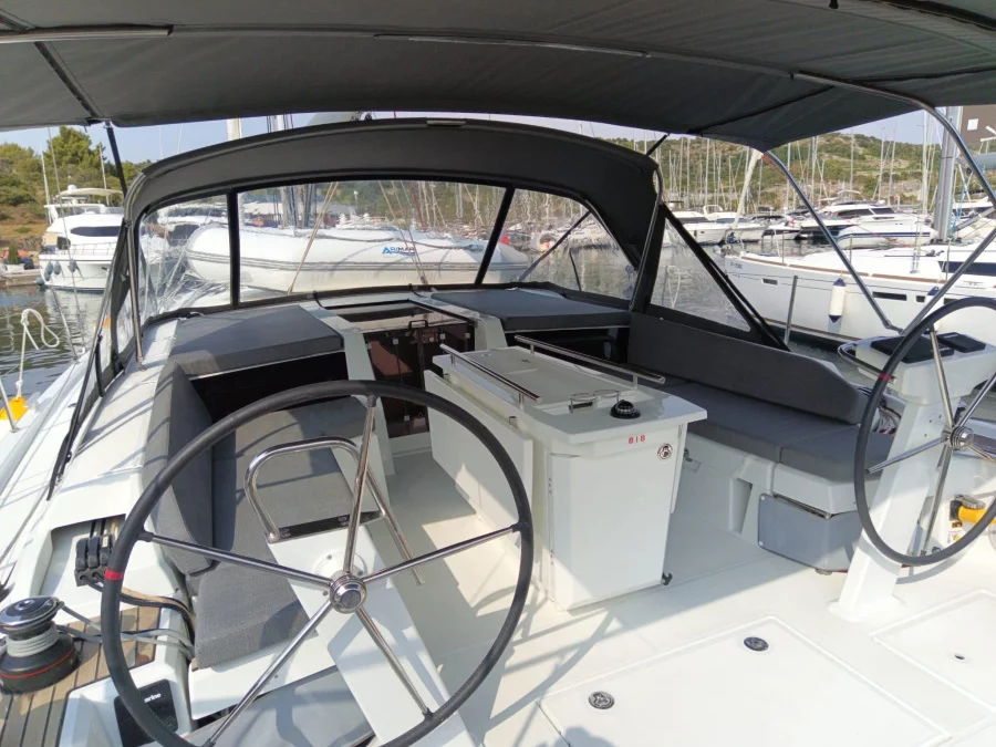 Oceanis 46.1 (Zeppelin)  - 7