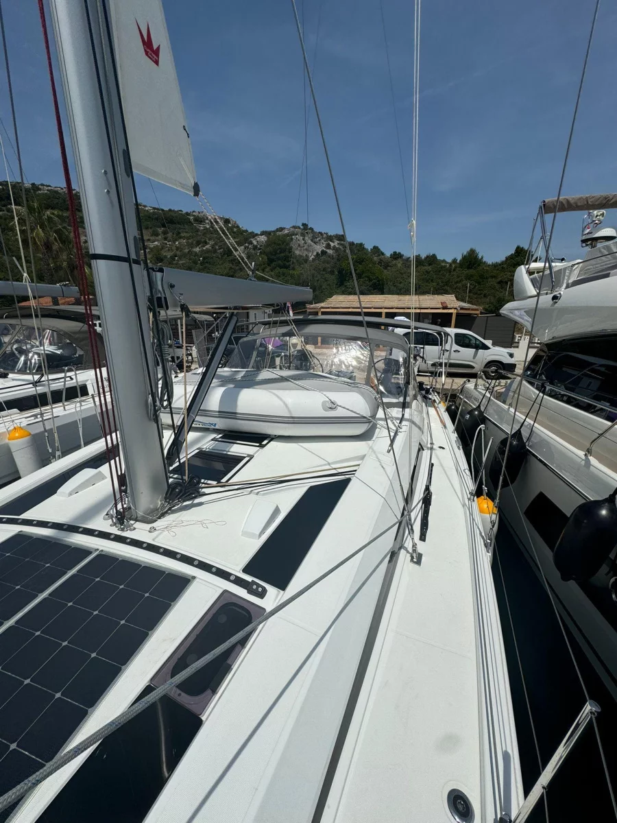 Oceanis 46.1 (Zeppelin)  - 13