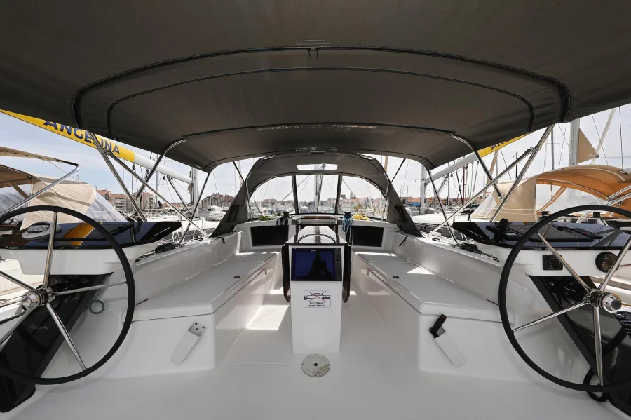 Dufour 41 (Wild Rose)  - 38
