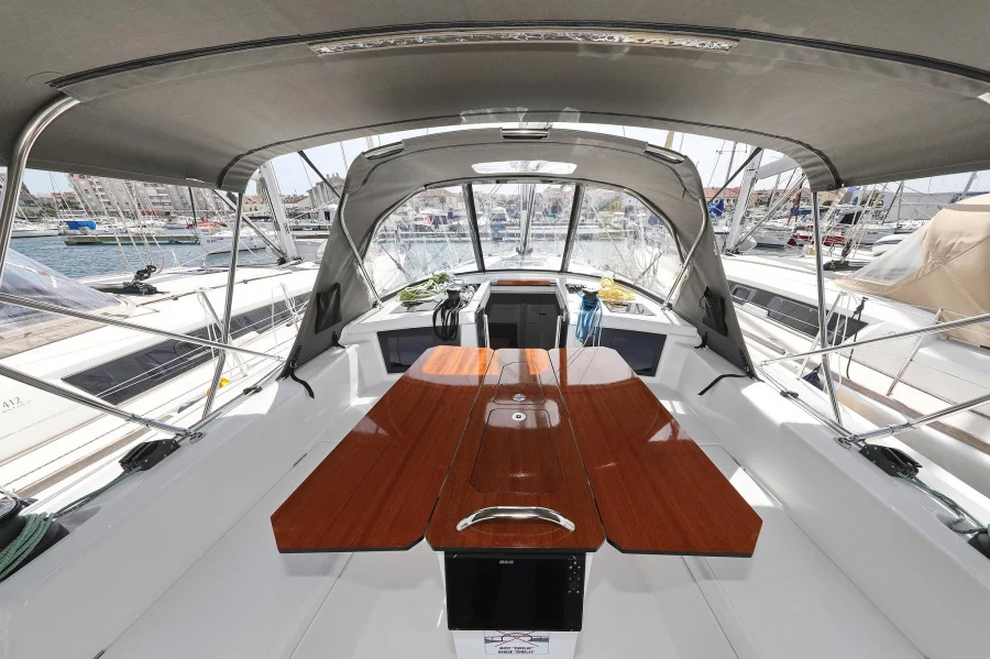 Dufour 41 (Wild Rose)  - 25