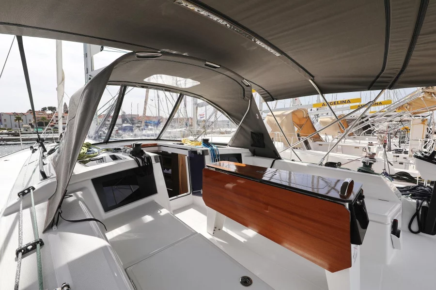 Dufour 41 (Wild Rose)  - 35