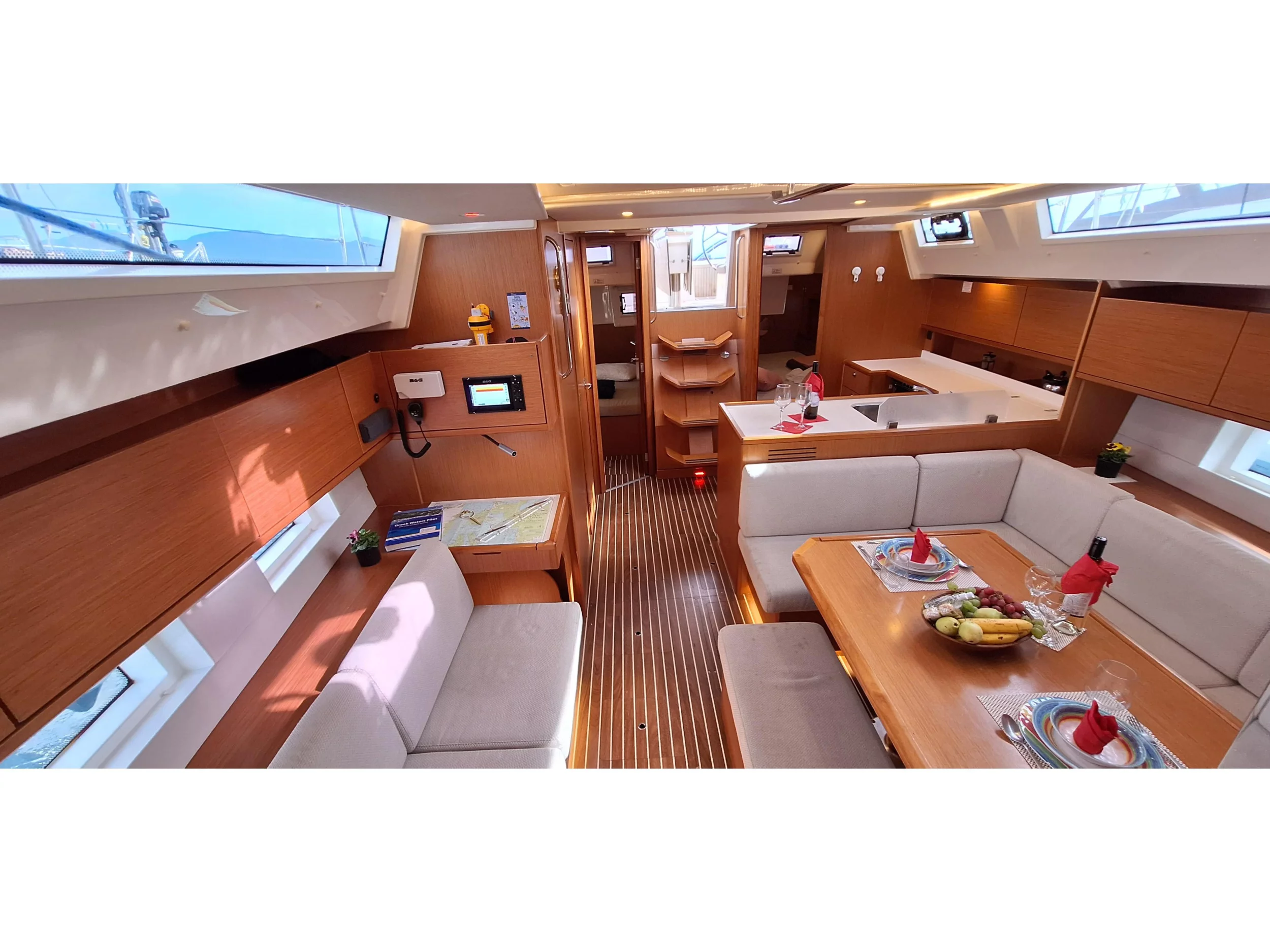 Bavaria C45 (LADY FLORA 1) Interior image - 10