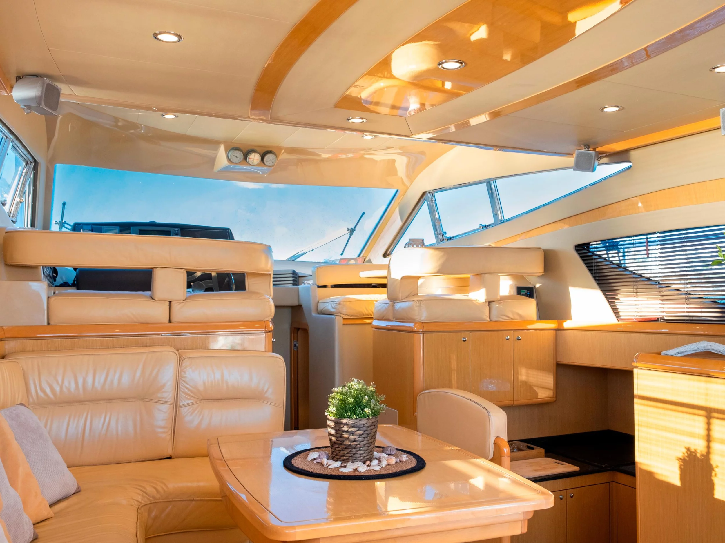 Ferretti 480 (Arabella) Interior image - 2