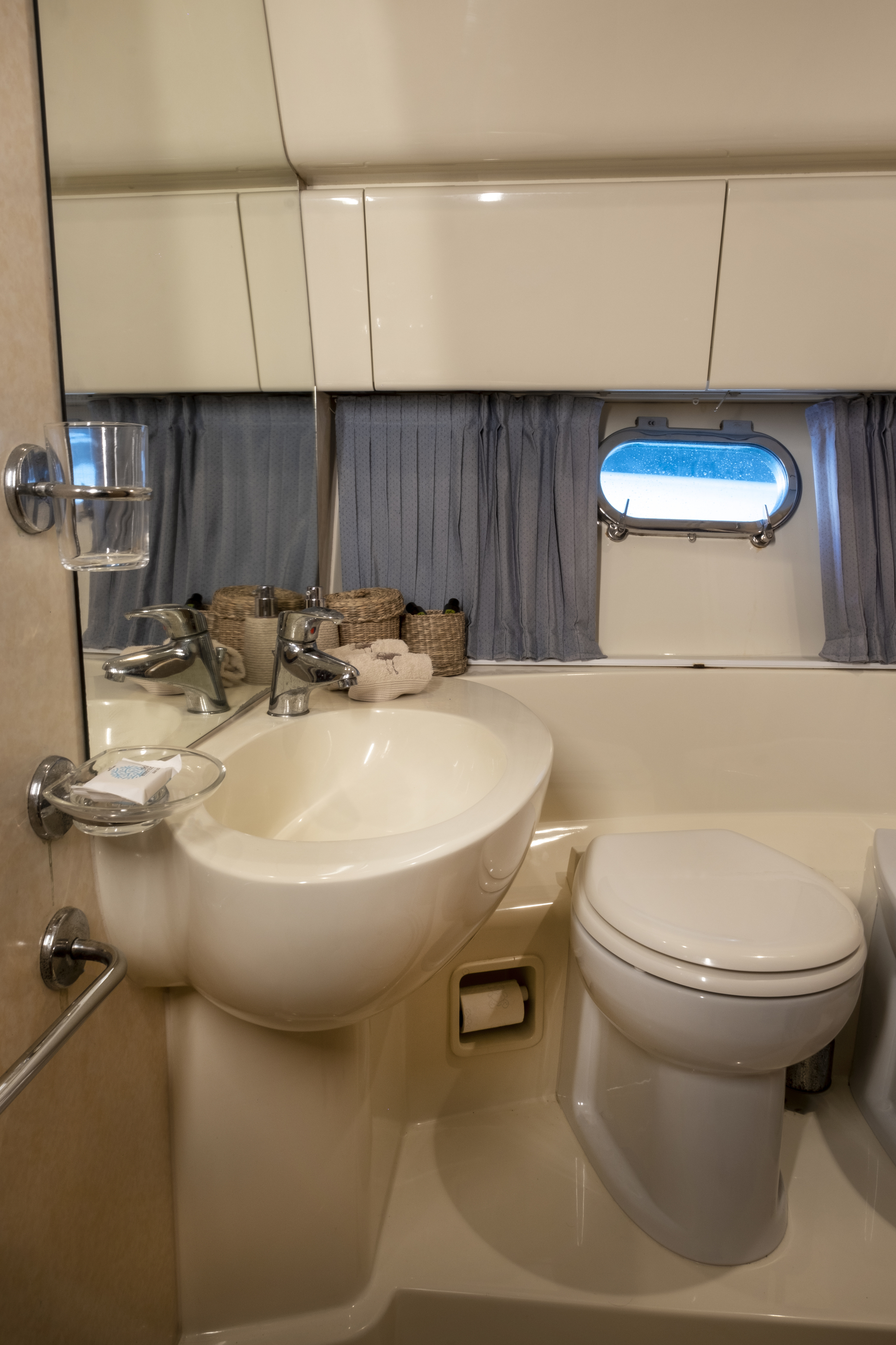 Photo #15 - Ferretti 480 (Arabella) en Paros - 22920