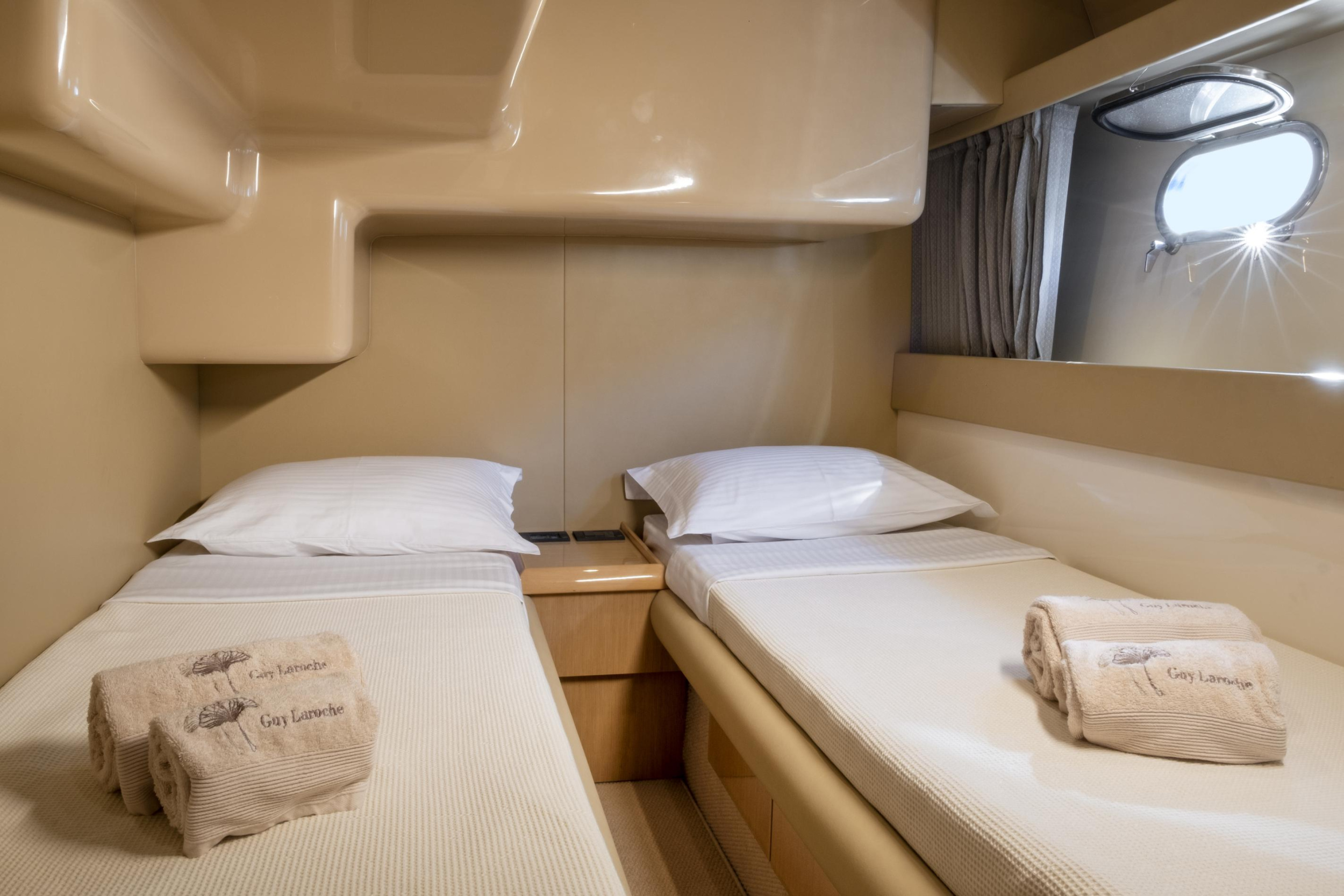 Photo #4 - Ferretti 480 (Arabella) en Paros - 22920