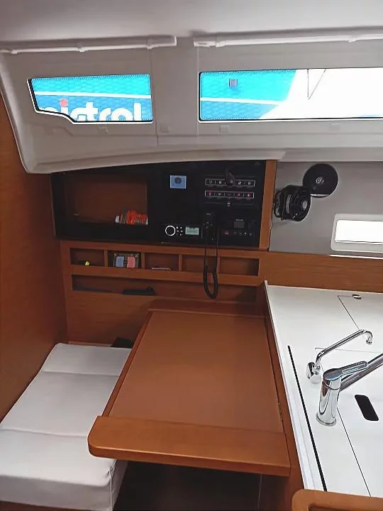 Sun Odyssey 410 (Evnia)  - 6