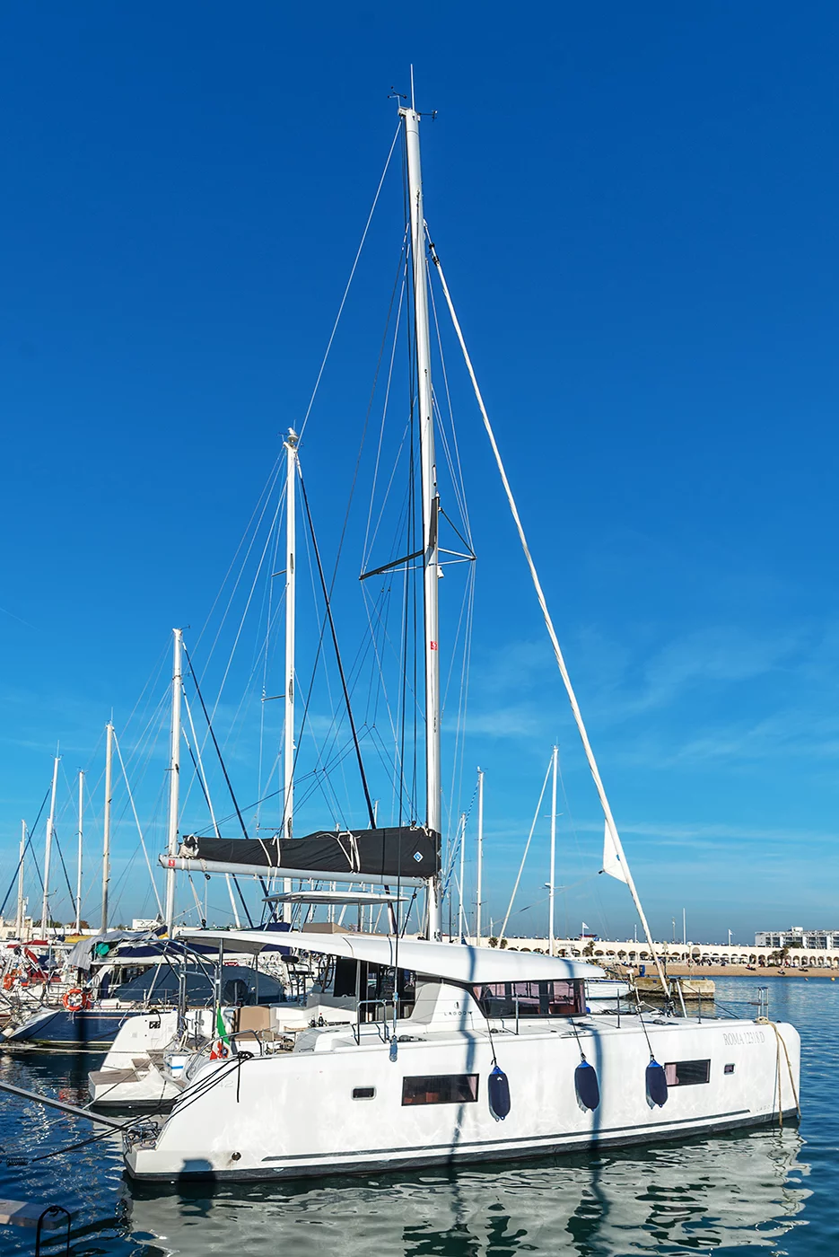 Lagoon 42 (Beatrix)  - 24