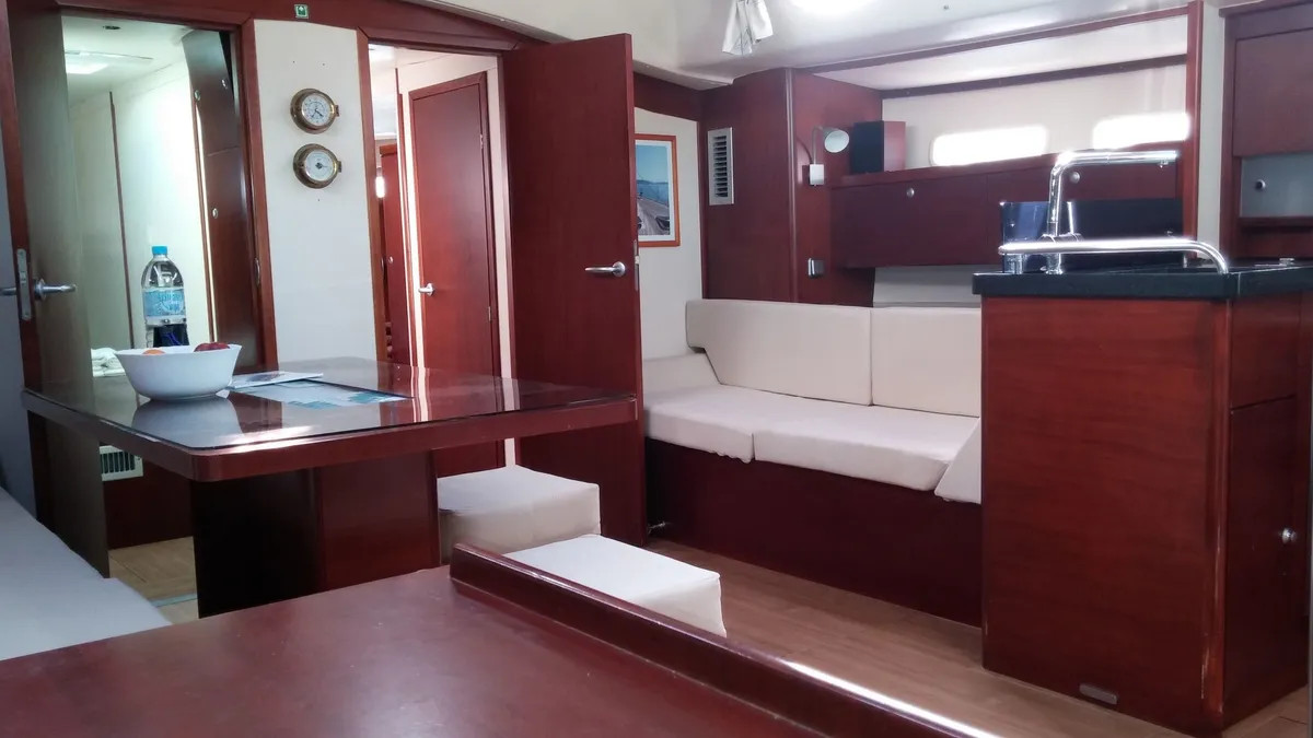 Photo #2 - Hanse 540 (Apollonis) in Atene - 22936