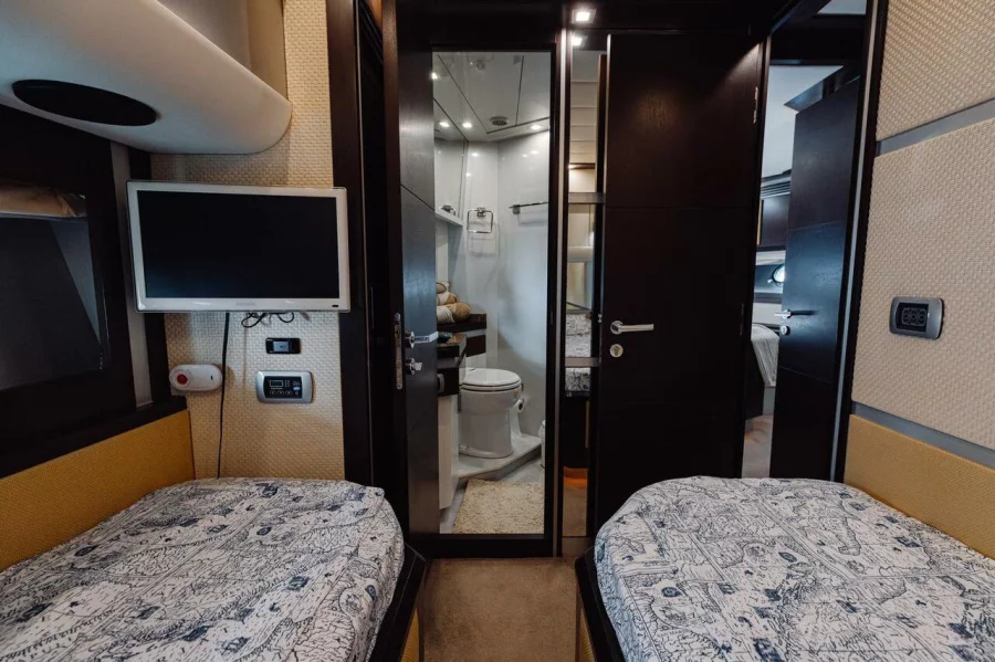 Dominator 62S (Discovery)  - 13