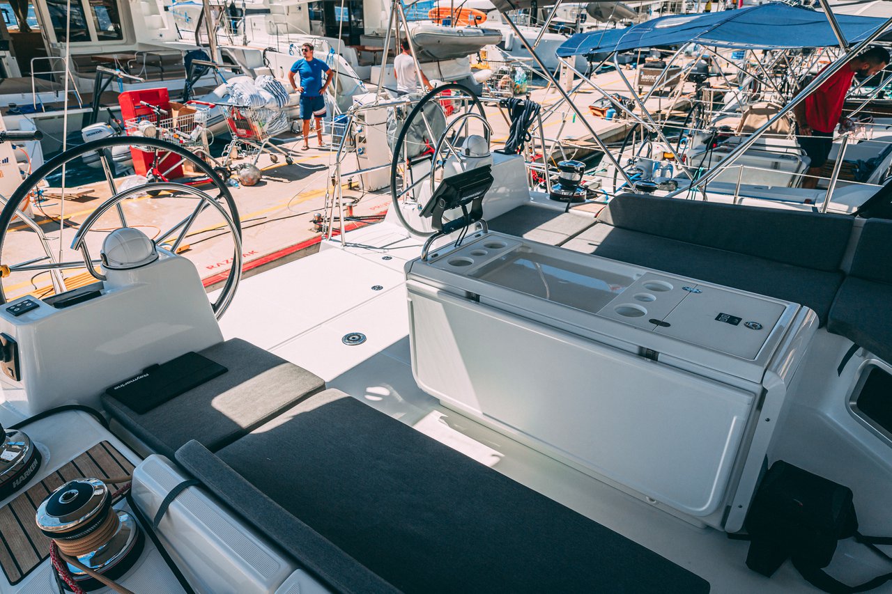Photo #15 - Jeanneau 54 (El Yelmo) en Trogir - 22953