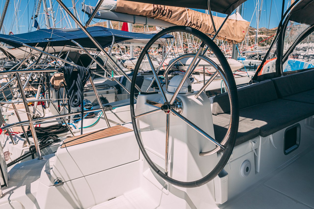 Photo #12 - Jeanneau 54 (El Yelmo) en Trogir - 22953