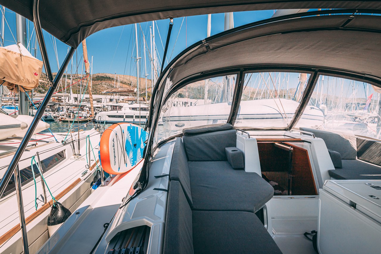 Photo #7 - Jeanneau 54 (El Yelmo) en Trogir - 22953