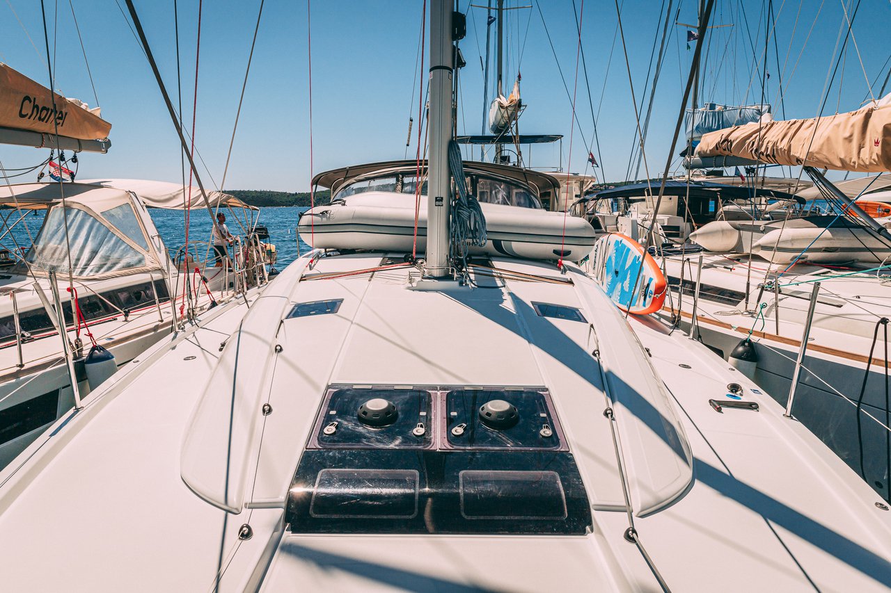 Photo #3 - Jeanneau 54 (El Yelmo) en Trogir - 22953