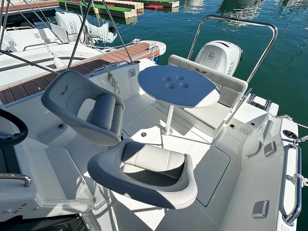 Beneteau Flyer 6 Sundeck (PONENT)  - 4