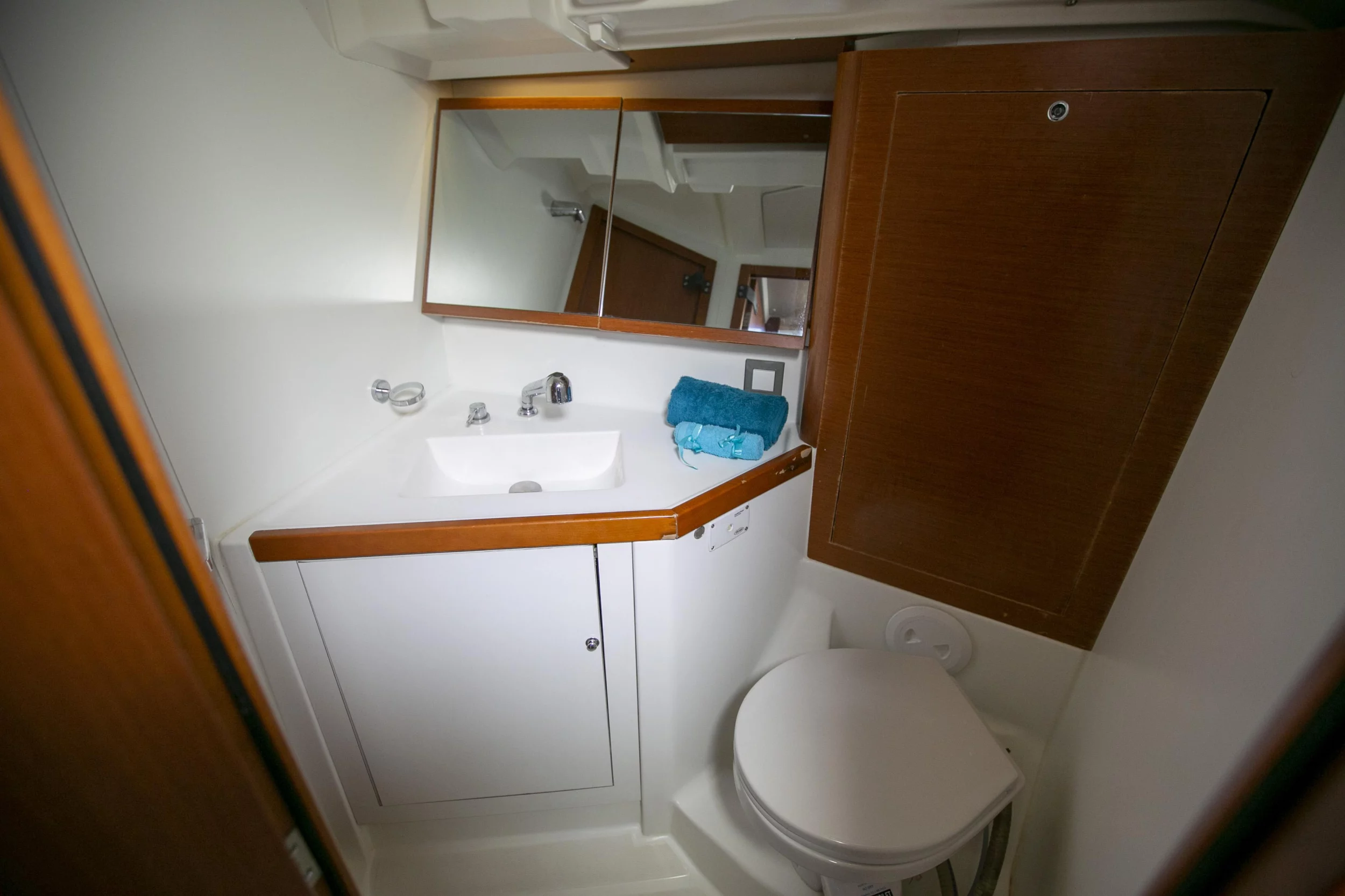 Oceanis 46.1 (Dancing Queen)  - 17