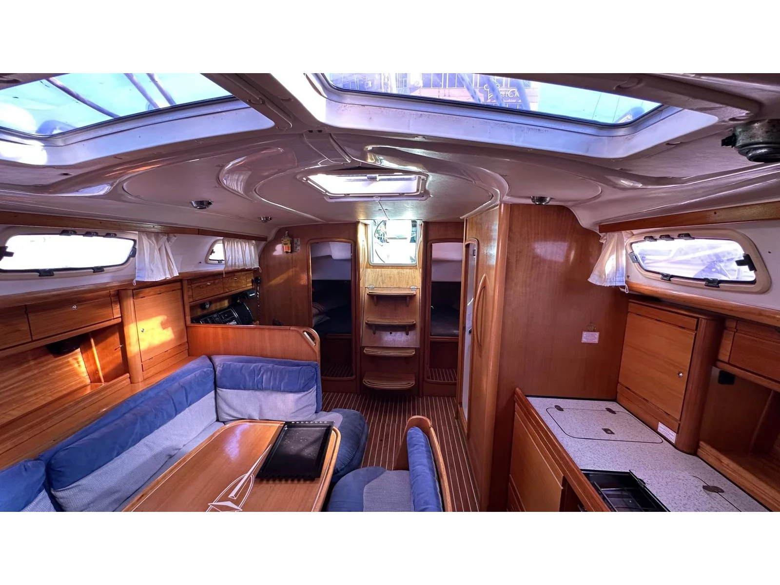 Bavaria 39 Cruiser (Eleni) Interior image - 11