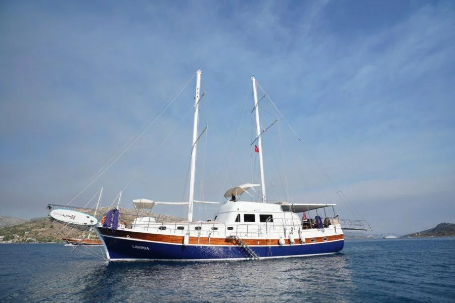 Lavinia (Lavinia)  - 6