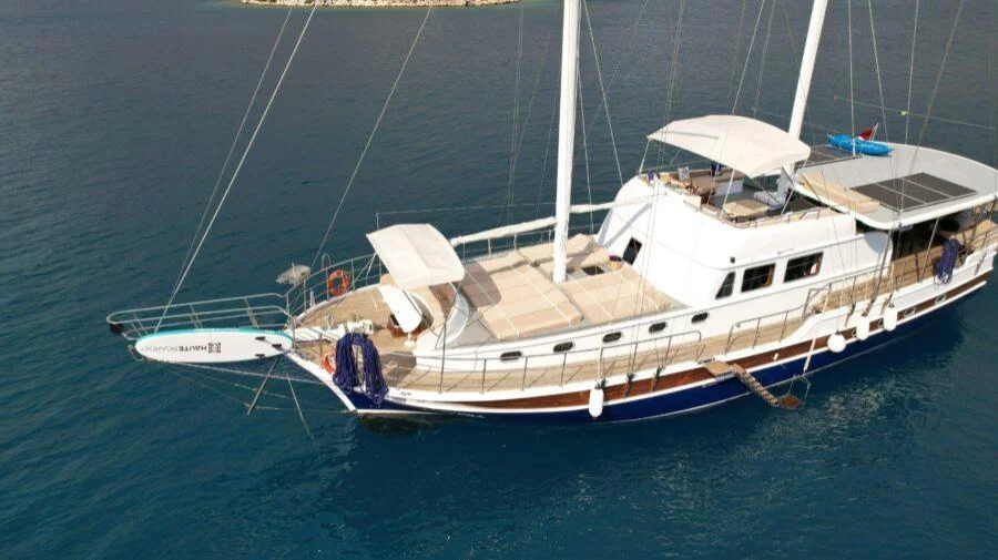 Lavinia (Lavinia)  - 5