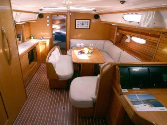 Bavaria 39 Cruiser (Xenia) Interior image - 5