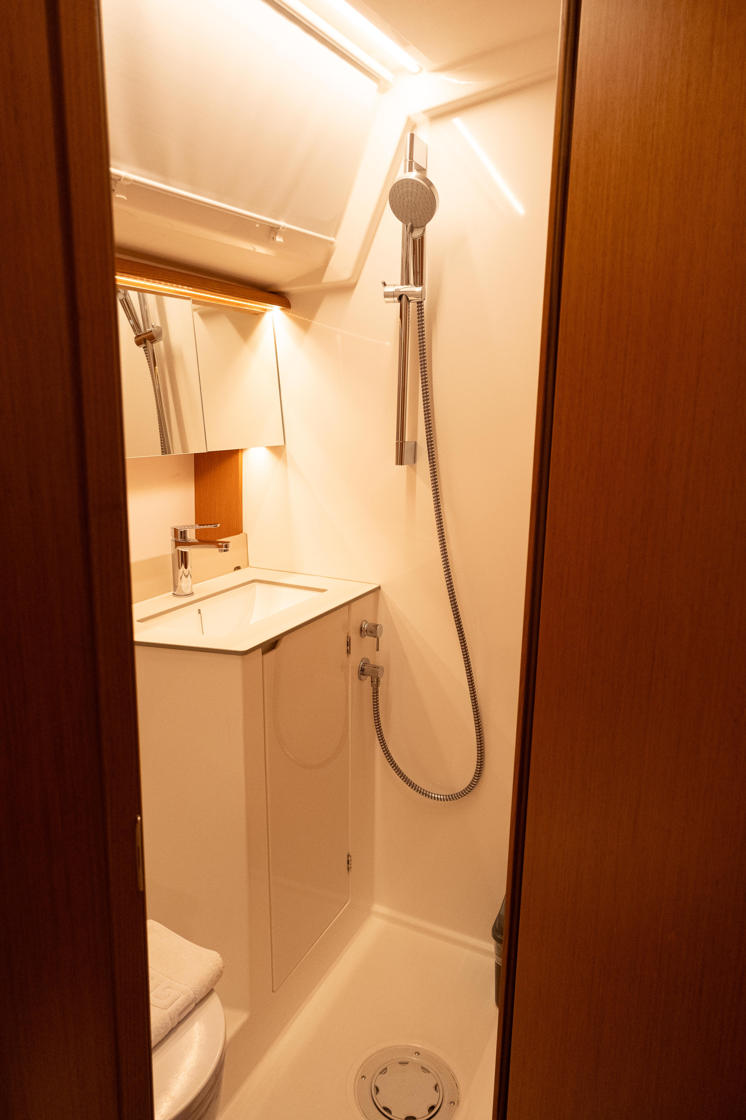 Photo #25 - Bavaria C46 (Iris) in Fethiye - 22104