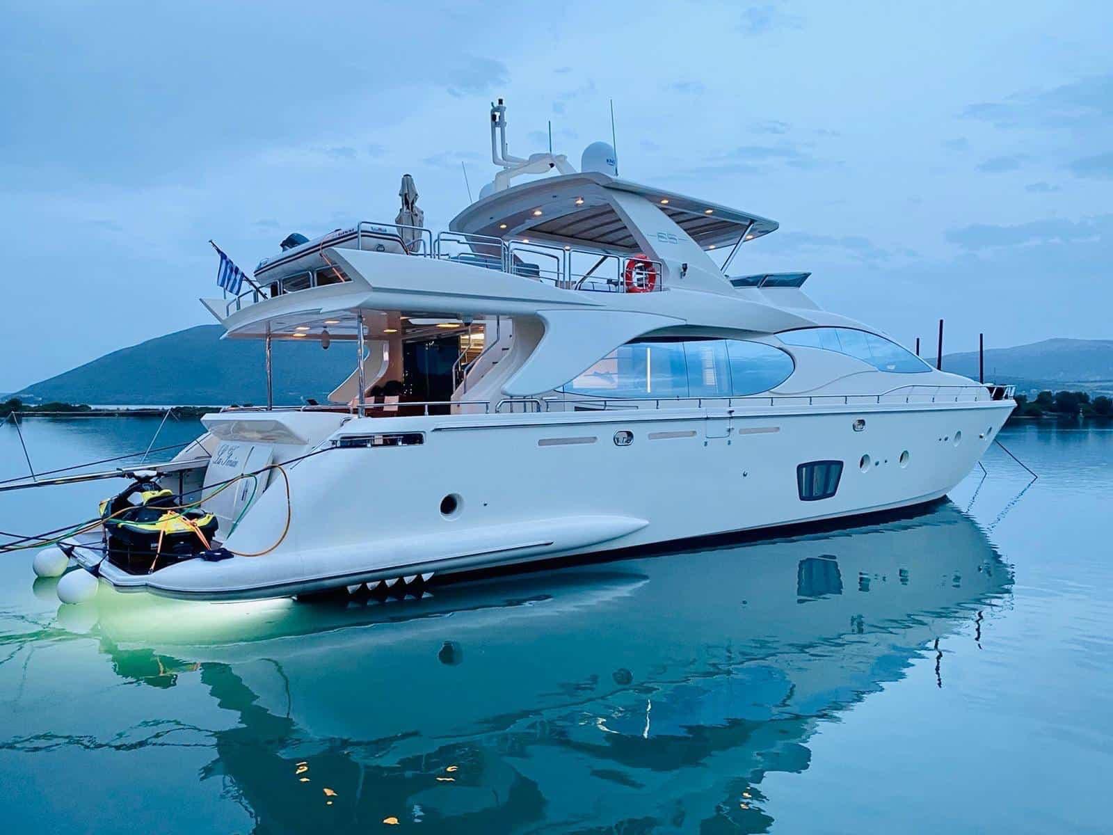Photo #16 - Azimut 85F (La Fenice) in Corfu - 23039