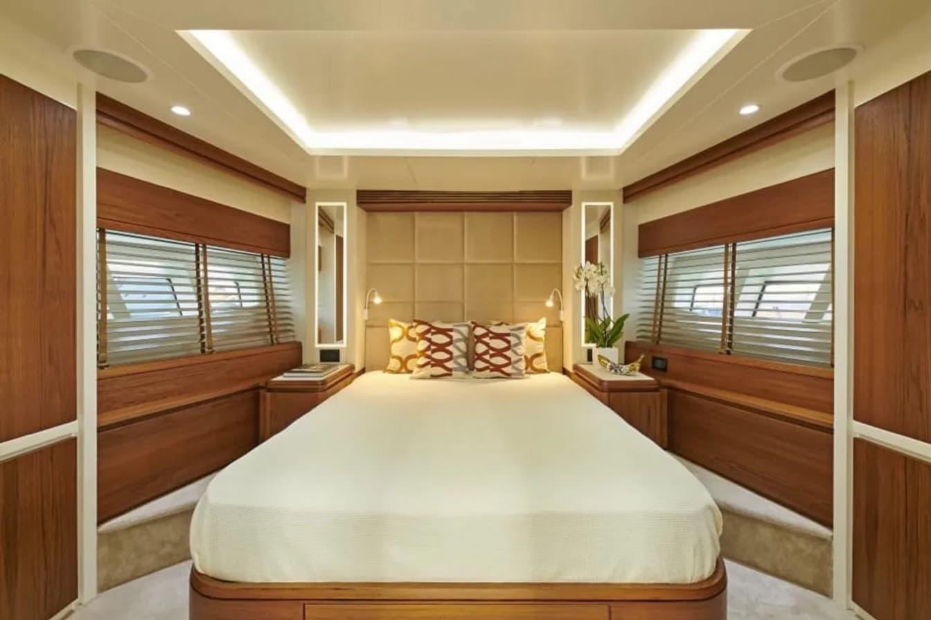 Photo #4 - Azimut 85F (La Fenice) in Corfu - 23039