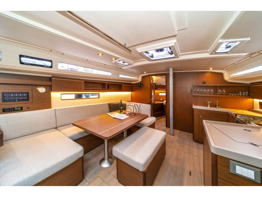 Oceanis 40.1 (First Touch) Interior image - 3