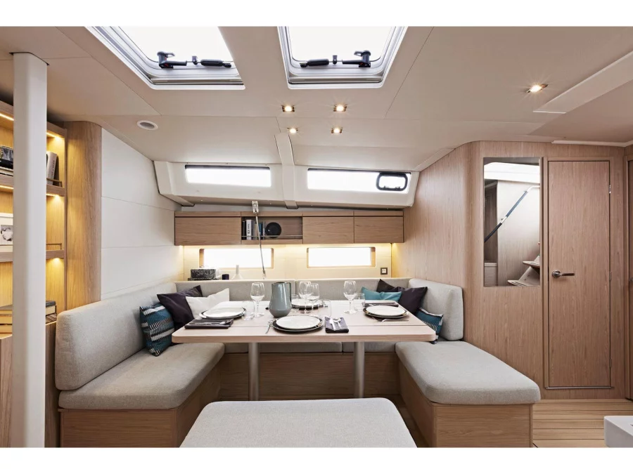 Oceanis 46.1 (First Kiss) Interior image - 2