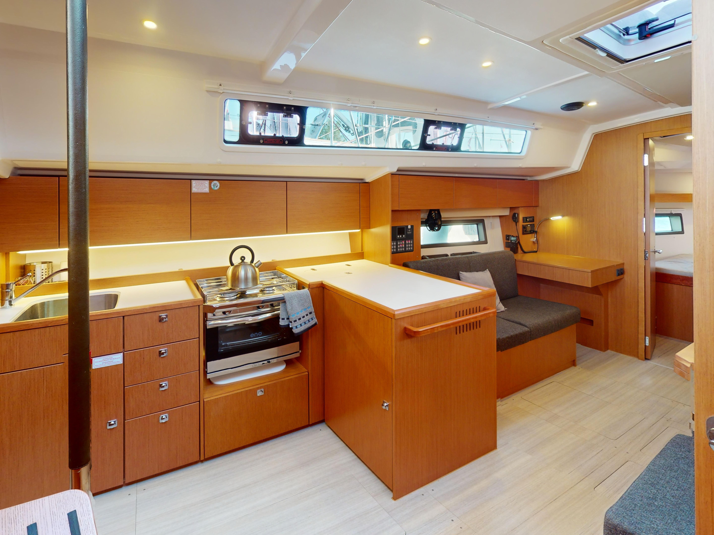 Photo #3 - Bavaria C42 (Maia) in Atene - 22983