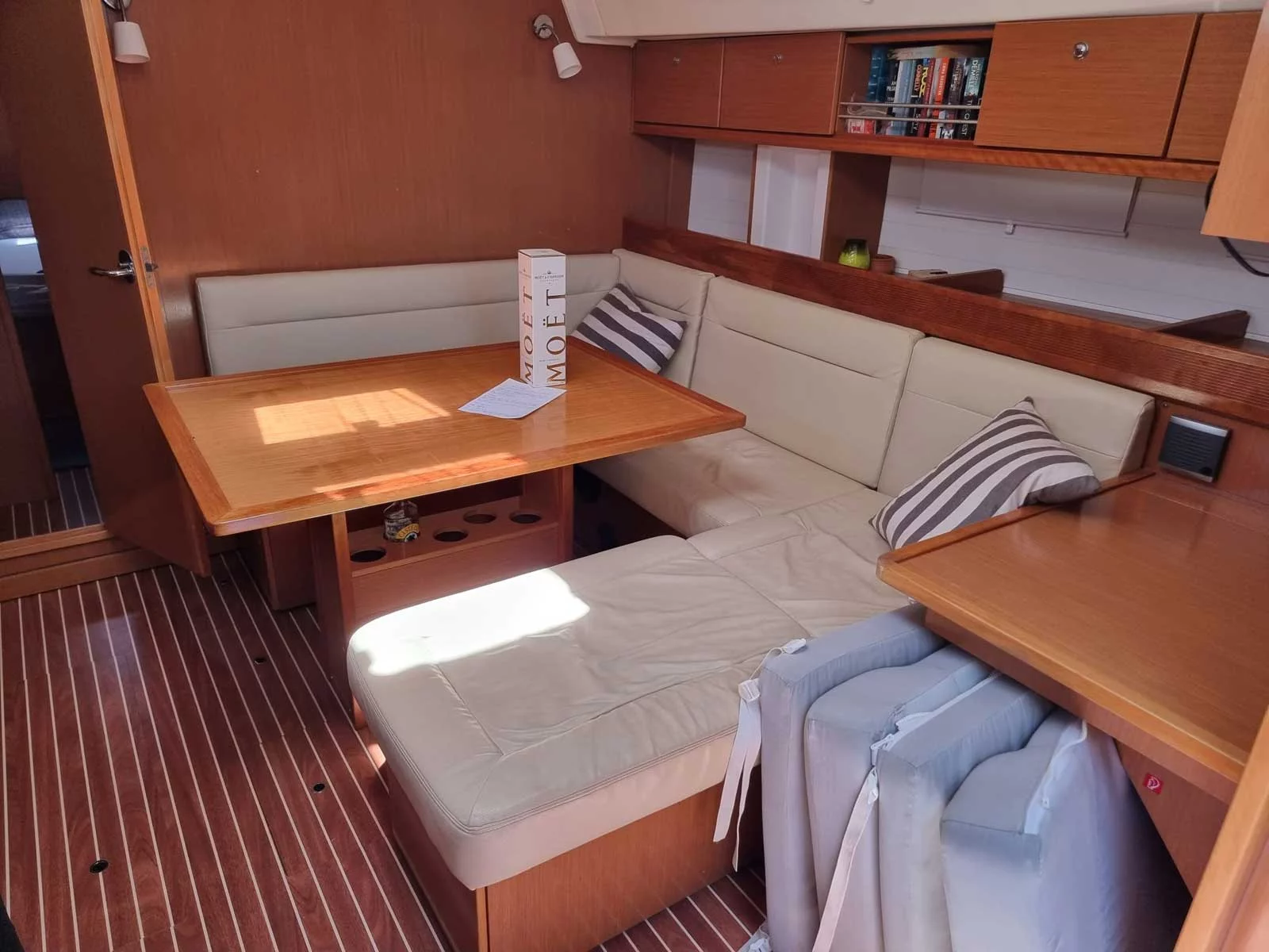 Bavaria 45 Cruiser 3 cabins (Fleurie) Interior image - 6
