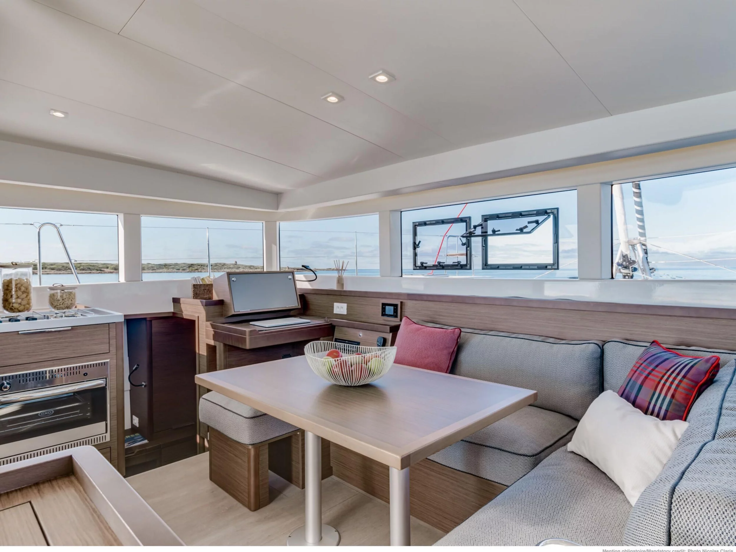 Lagoon 40 (Pussycat) Interior image - 1