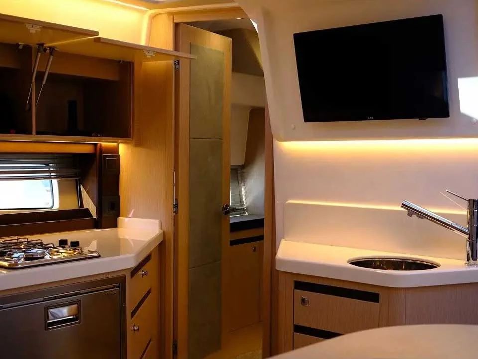Focus Power 36 (Focus 36) Interior image - 21