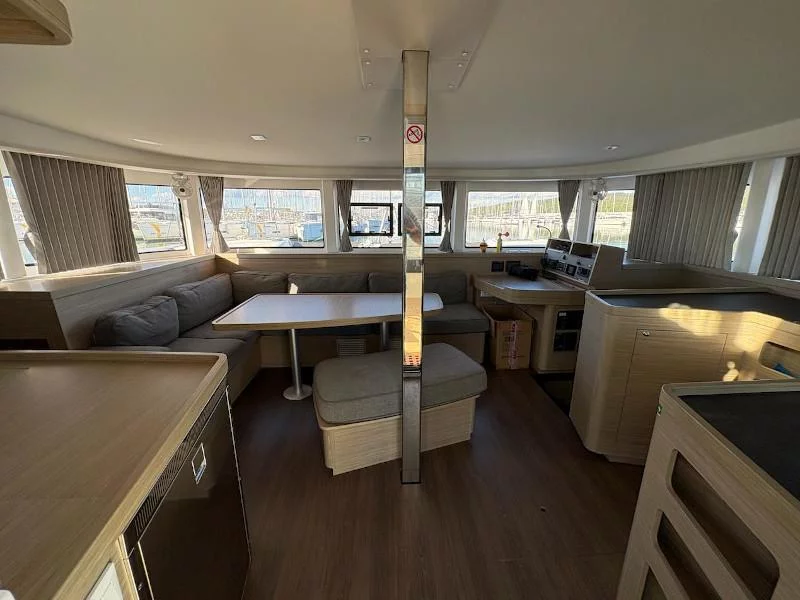 Lagoon 42 (FREE SPIRIT) Interior image - 25