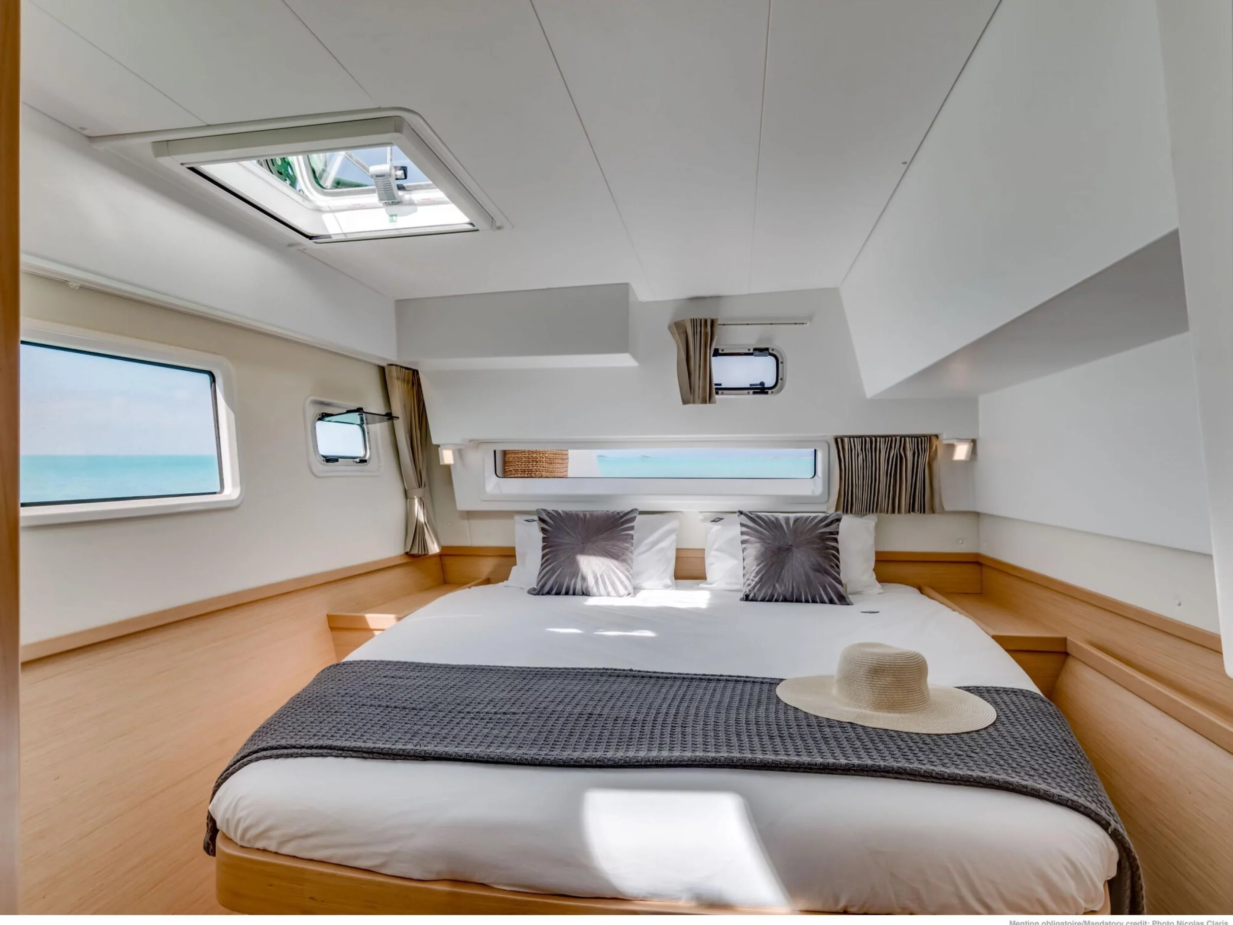Lagoon 42 & GEN & WM (One Dream) Interior image - 1