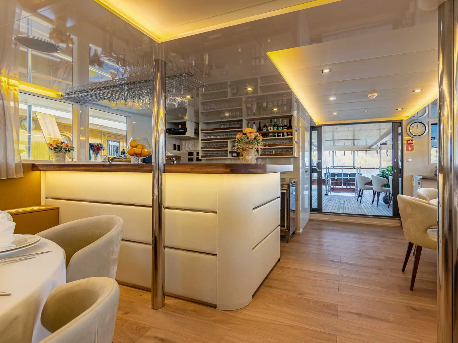Luxury Motor Yacht (Suzana) Interior image - 64