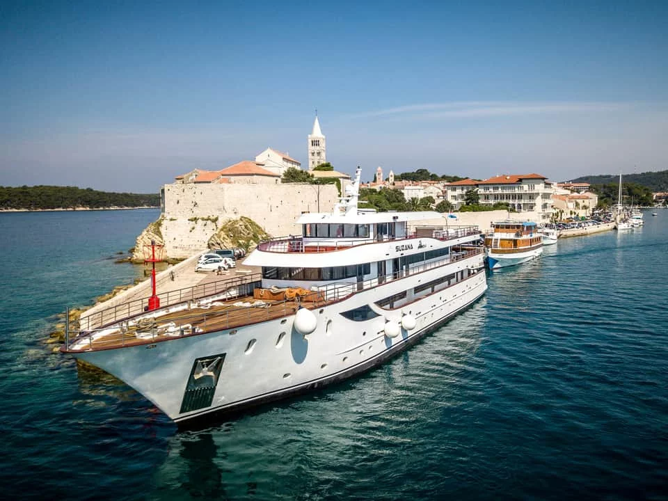 Luxury Motor Yacht (Suzana)  - 12