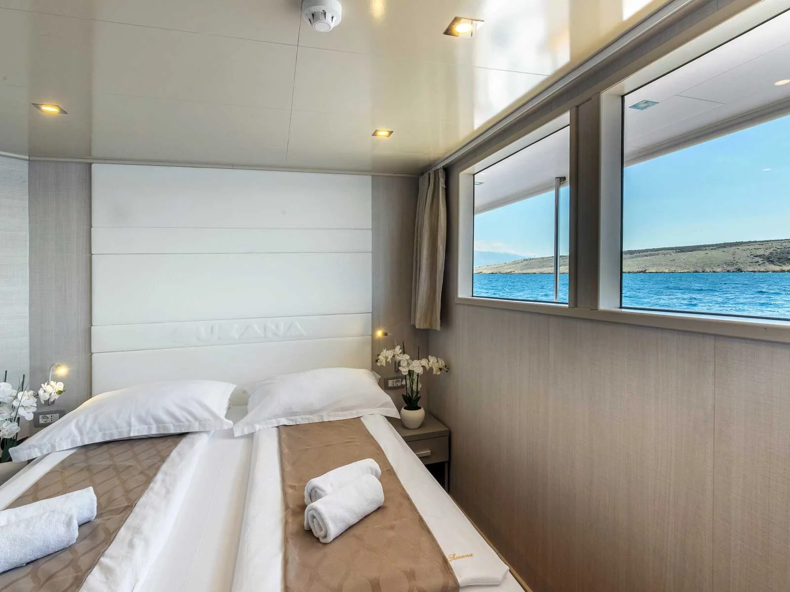 Luxury Motor Yacht (Suzana)  - 8