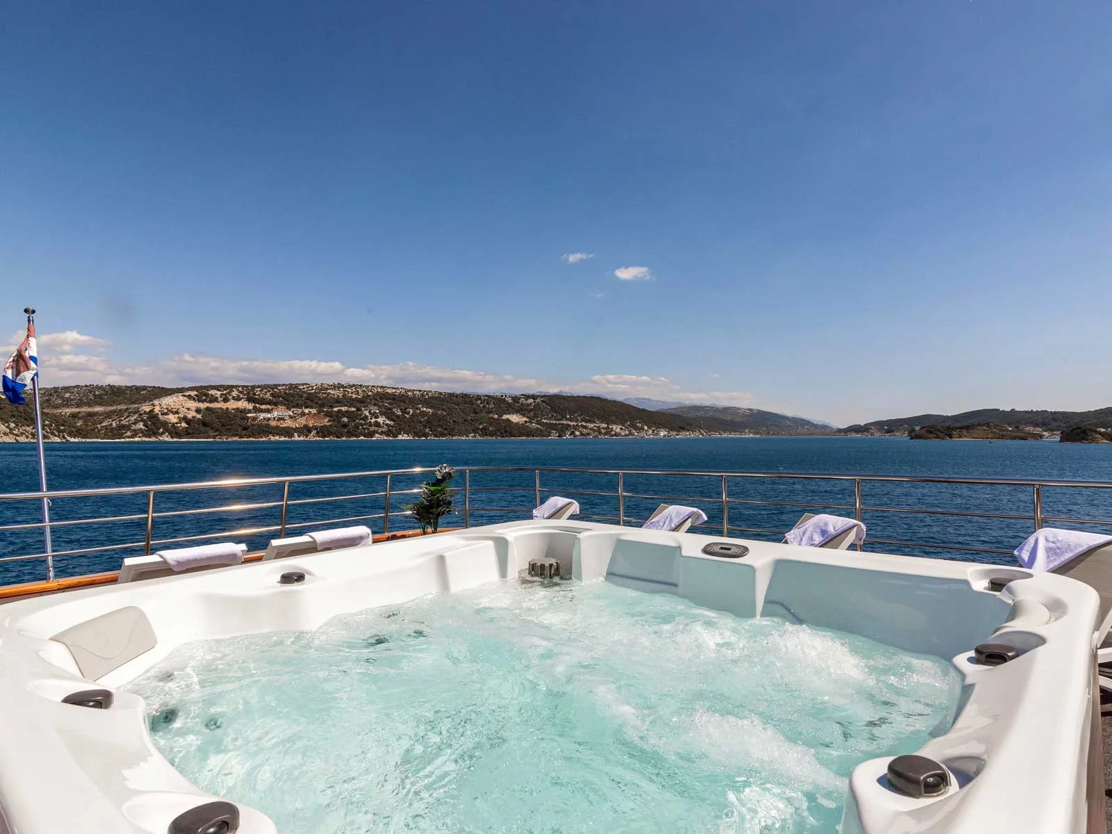 Luxury Motor Yacht (Suzana)  - 16