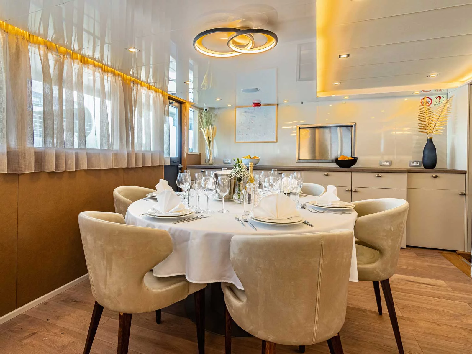 Luxury Motor Yacht (Suzana)  - 50