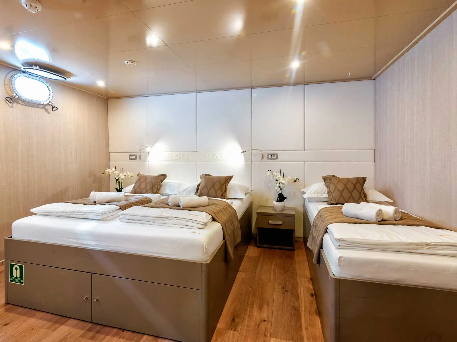 Luxury Motor Yacht (Suzana)  - 45