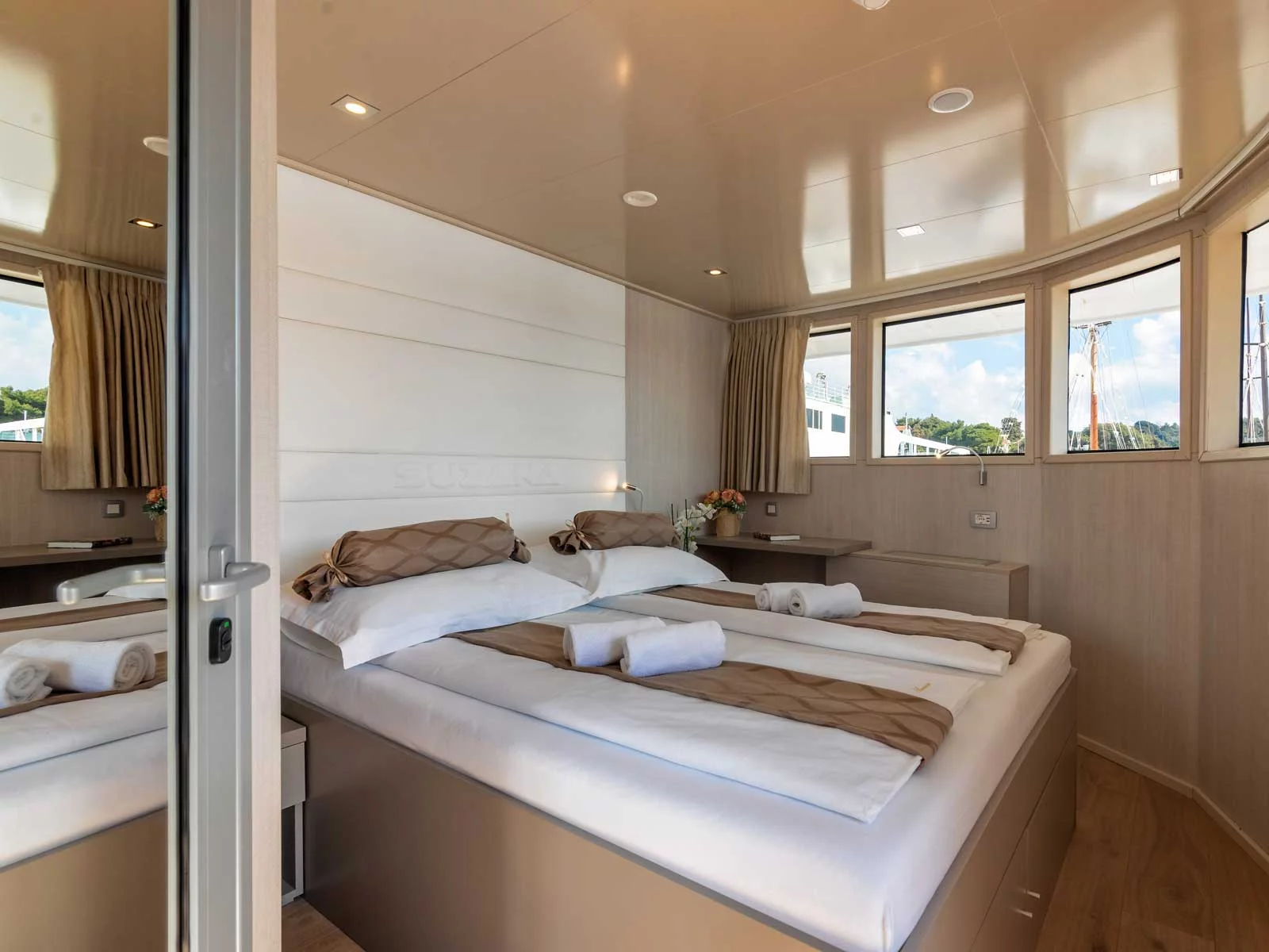 Luxury Motor Yacht (Suzana)  - 21